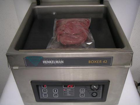 Вакуумная упаковка свежего мяса КРС в пакеты